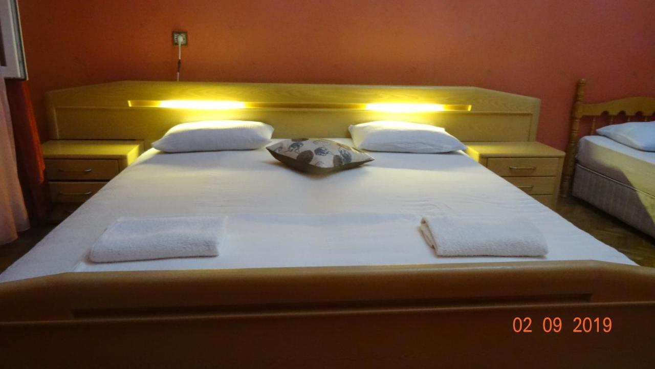 クタイシ Ok. Bed & Breakfast エクステリア 写真