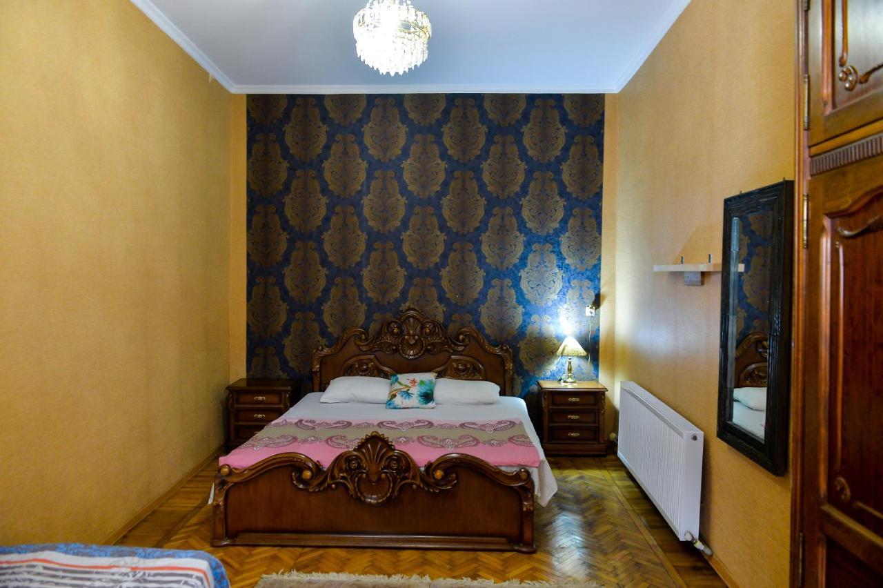 クタイシ Ok. Bed & Breakfast エクステリア 写真